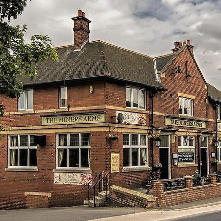Hotel The Miners Arms à Leeds  Extérieur photo