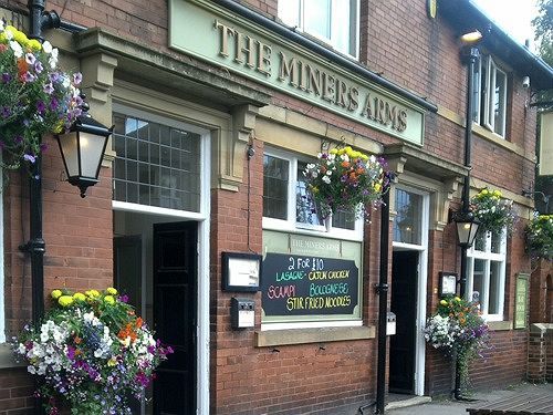 Hotel The Miners Arms à Leeds  Extérieur photo